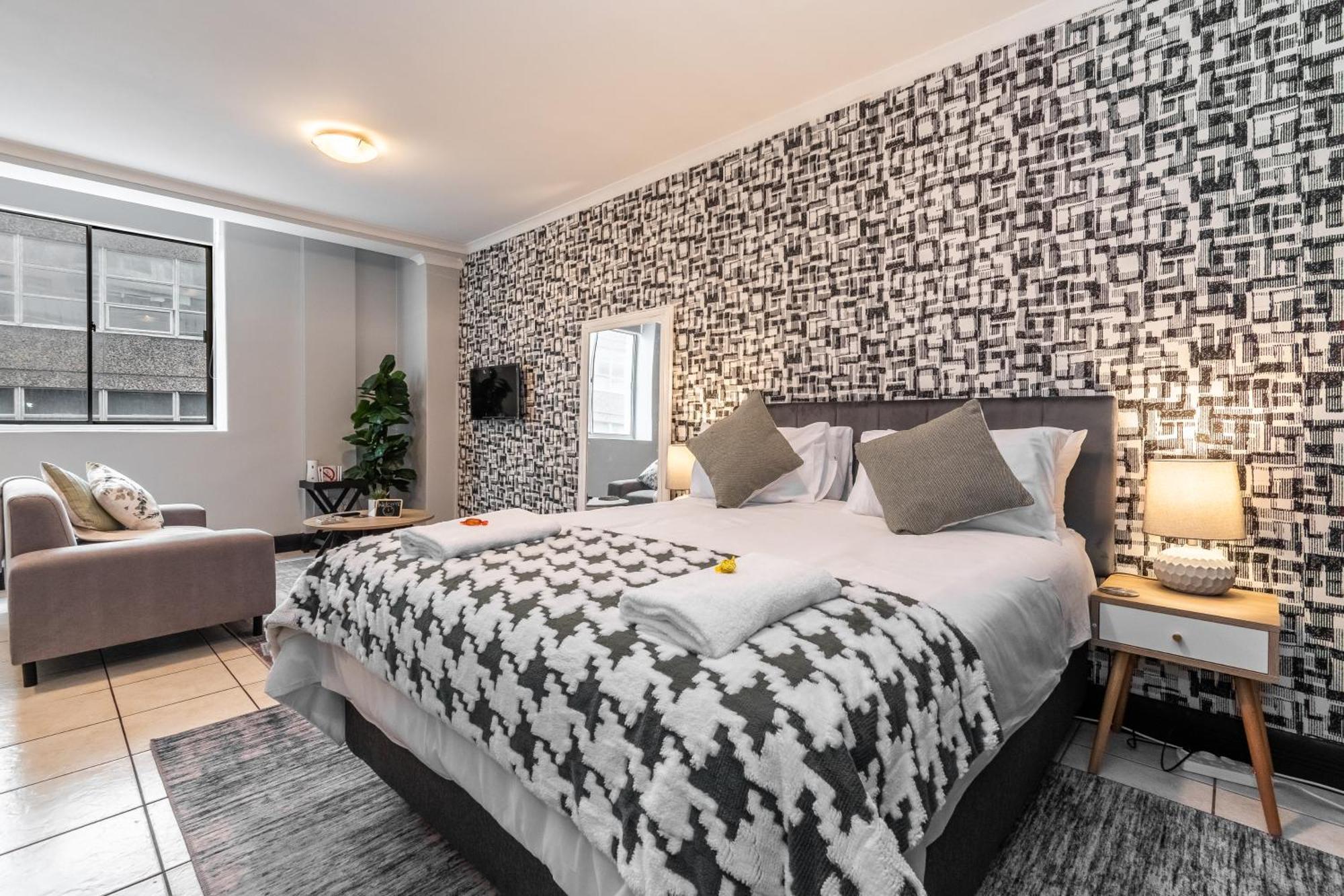 The Square 135- Studio With Free Parking, Pool & Gym Access Lägenhet Kapstaden Exteriör bild