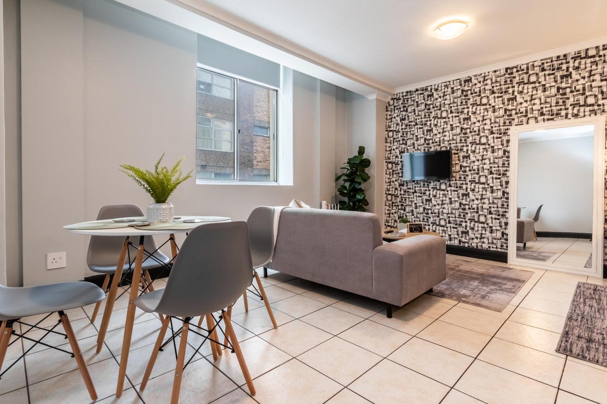 The Square 135- Studio With Free Parking, Pool & Gym Access Lägenhet Kapstaden Exteriör bild