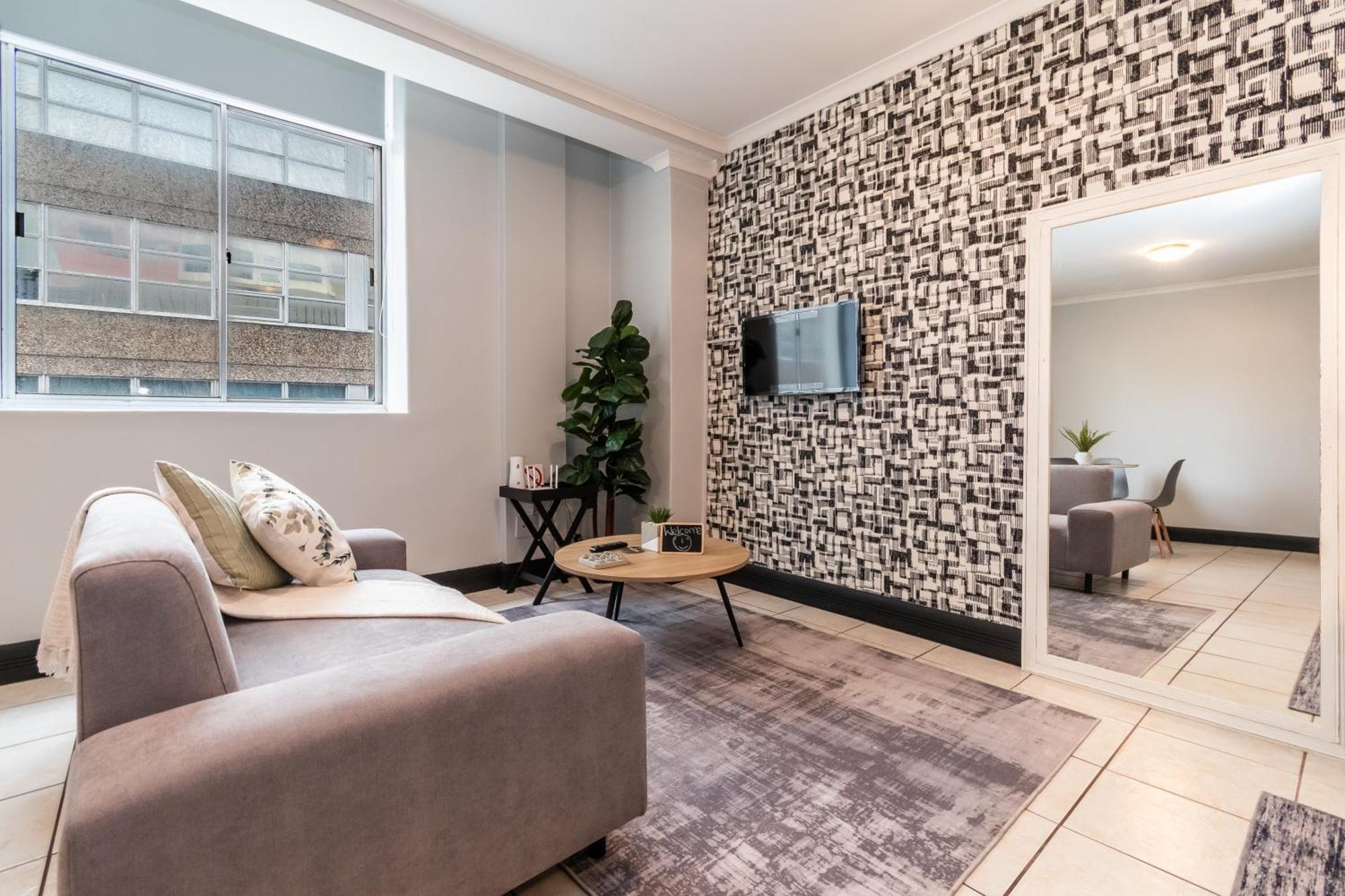 The Square 135- Studio With Free Parking, Pool & Gym Access Lägenhet Kapstaden Exteriör bild